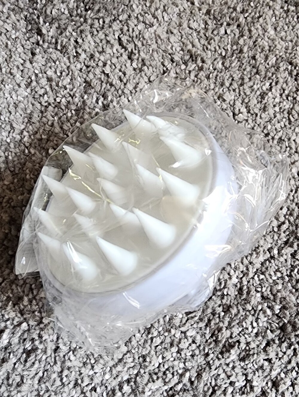 FEKKAI Silicone Scalp Revitalizing Massage Brush White  NEW! Sealed In Package